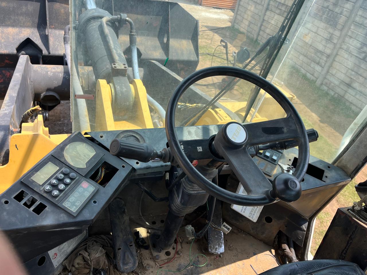 Bell L2208C Front End Loader - Image 11
