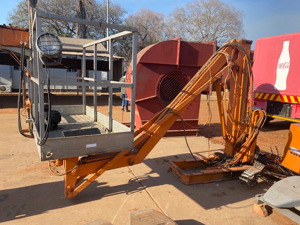 Cherry Picker Ronwal - Image 5