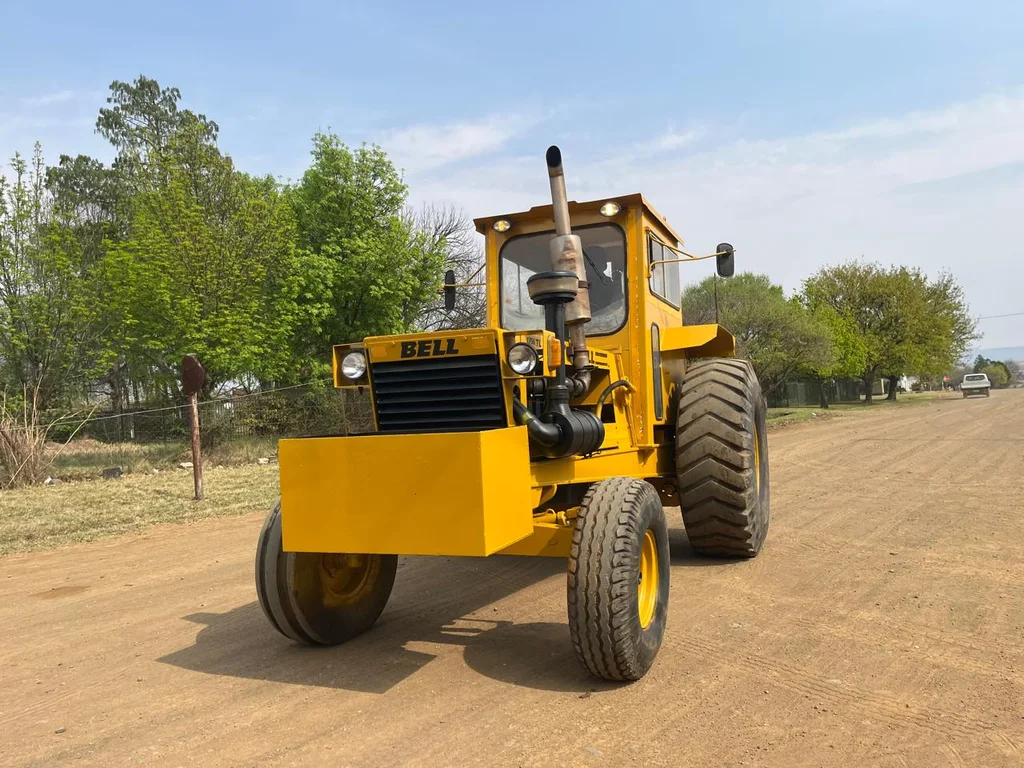 Bell 1756 Haulage Tow Tractor - Image 6