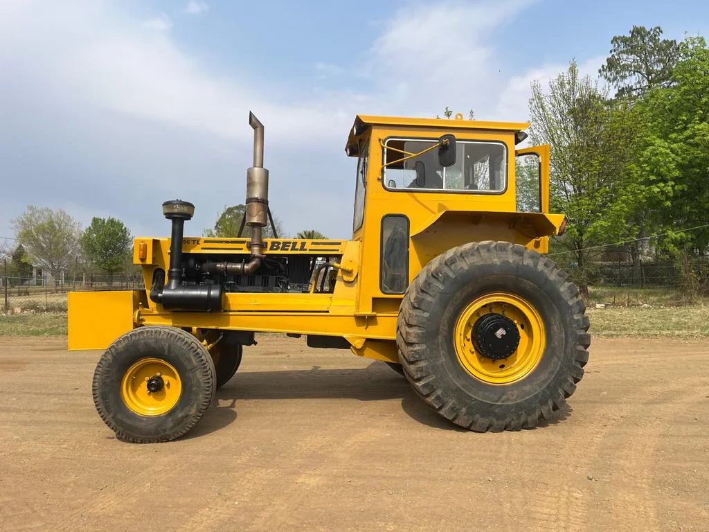 Bell 1756 Haulage Tow Tractor - Image 7
