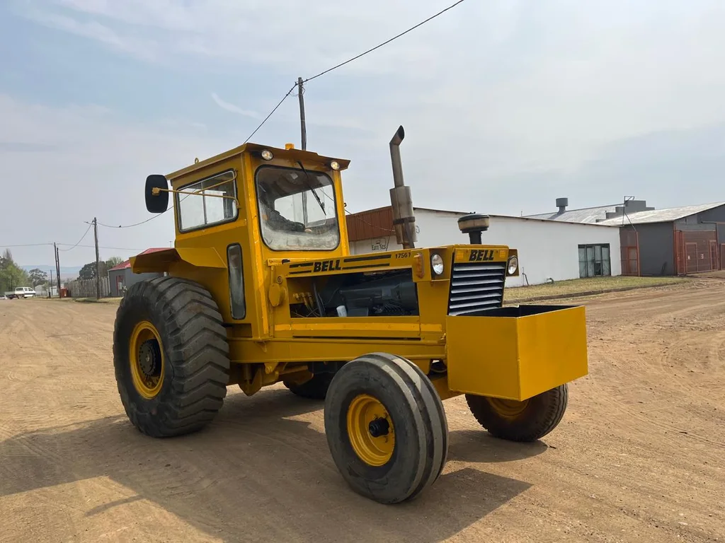 Bell 1756 Haulage Tow Tractor - Image 10