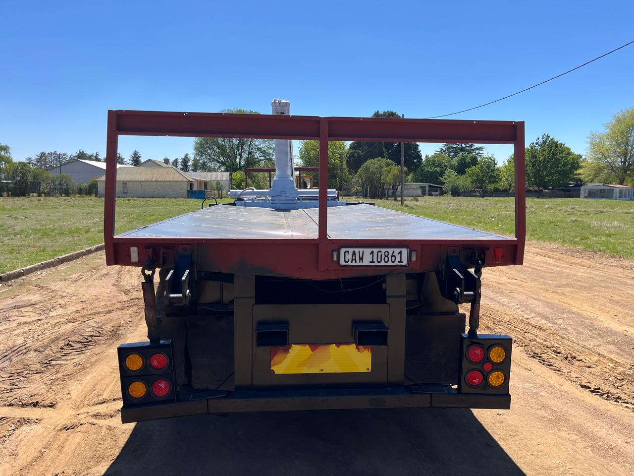 Afrit Tri Axle Semi Trailer With Crane - Image 9