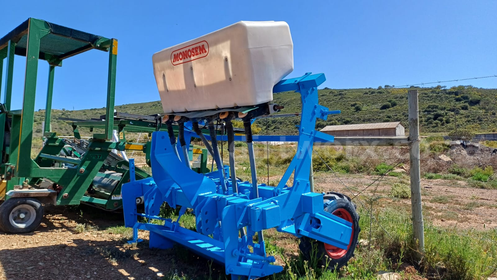 Monosem Fertiliser Spreader Kunsmis Strooier - Image 2