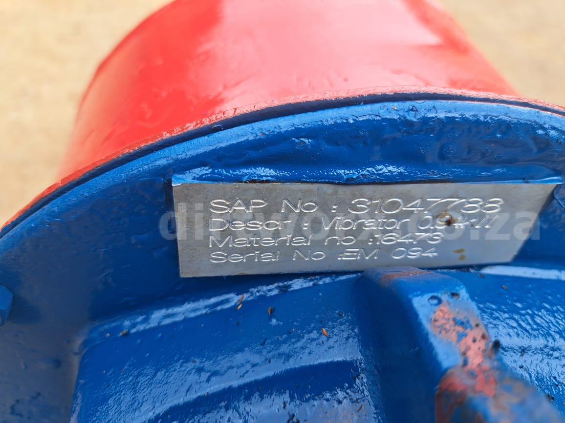 Mining Vibrating Motor 0,94kW - Image 3