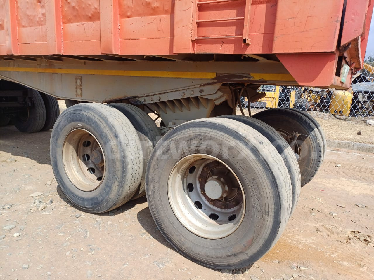 Henred Tipper Trailer 18 Ton - Image 9