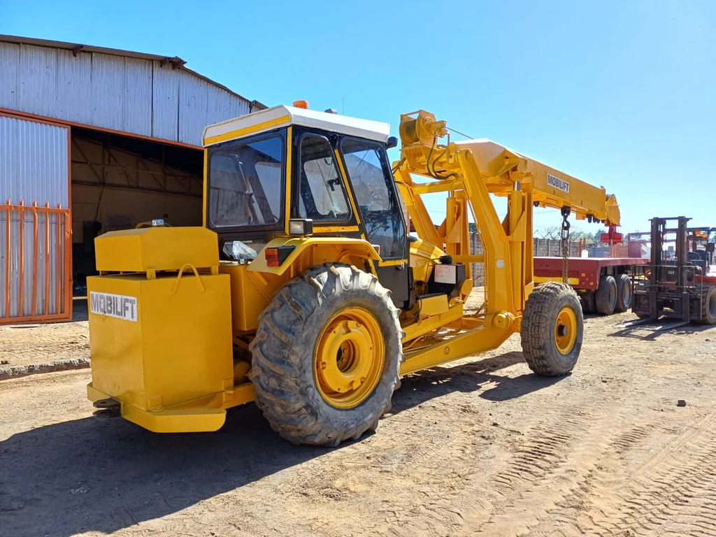 New Holland 9 Ton Mobilift Carry Crane - Image 2