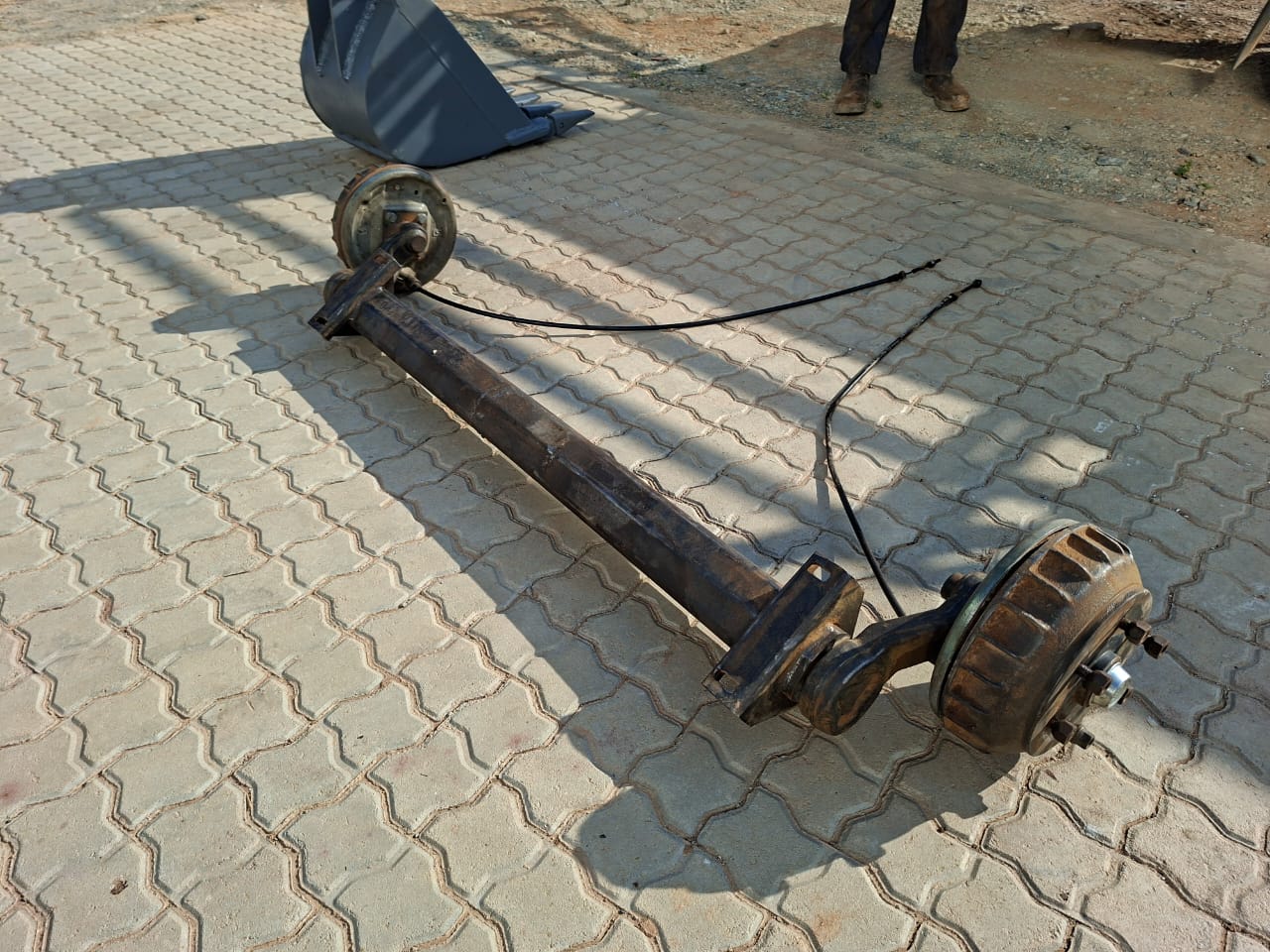 B1000 Braked Axle 1600kg