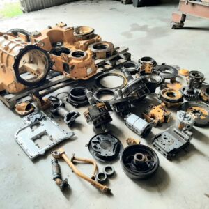 Komatsu 23B-15 Transmission