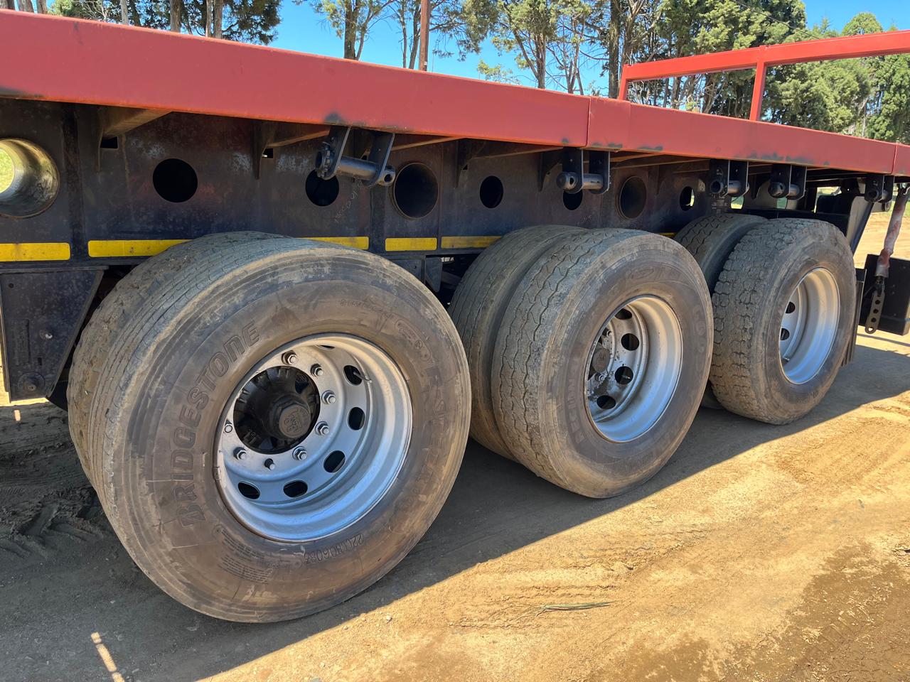 Afrit Tri Axle Semi Trailer With Crane - Image 16