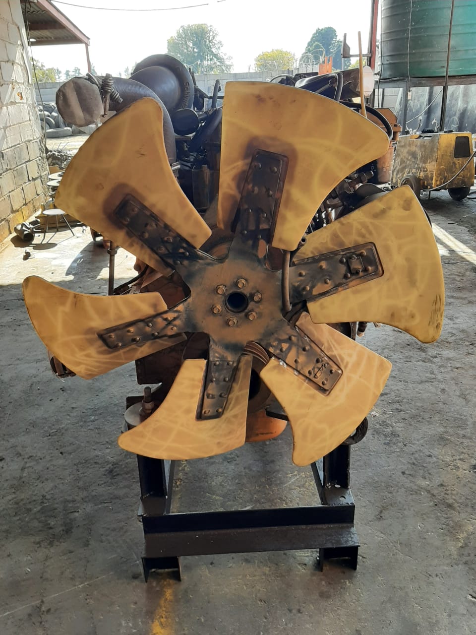 Komatsu 6D125E-3 Engine - Image 2