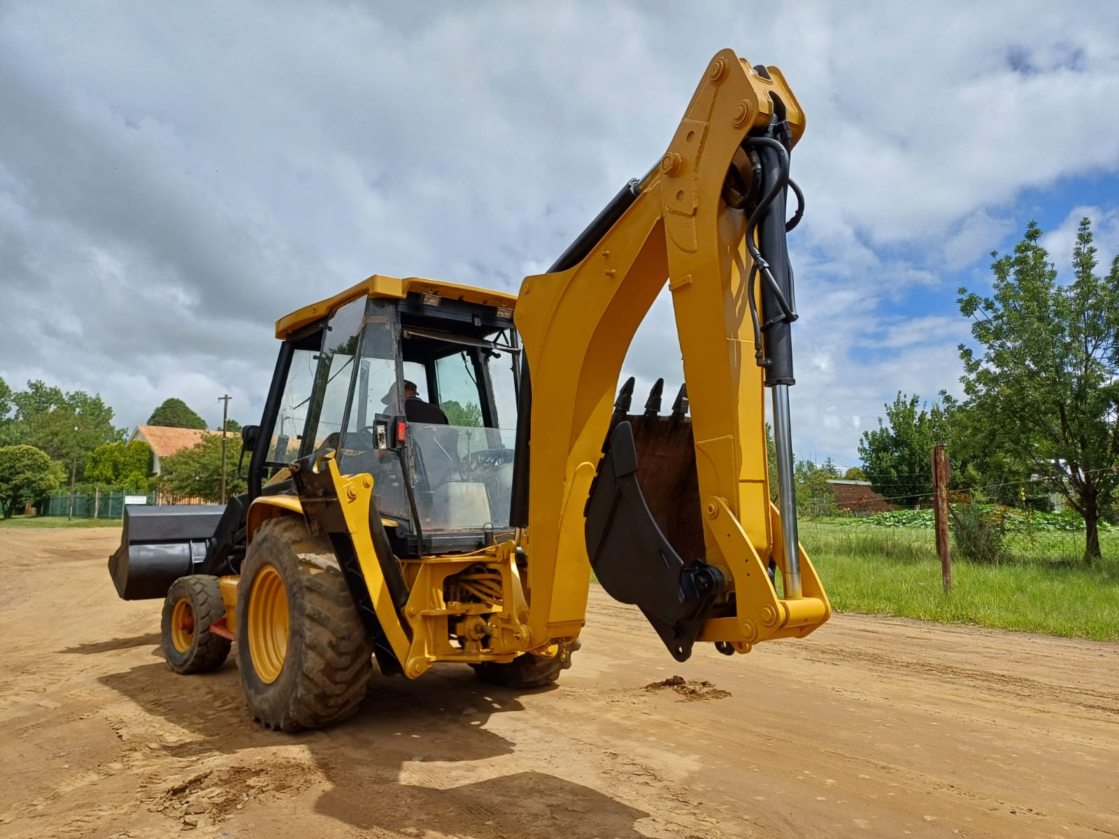 Caterpillar 416D TLB 2X4 - Image 8