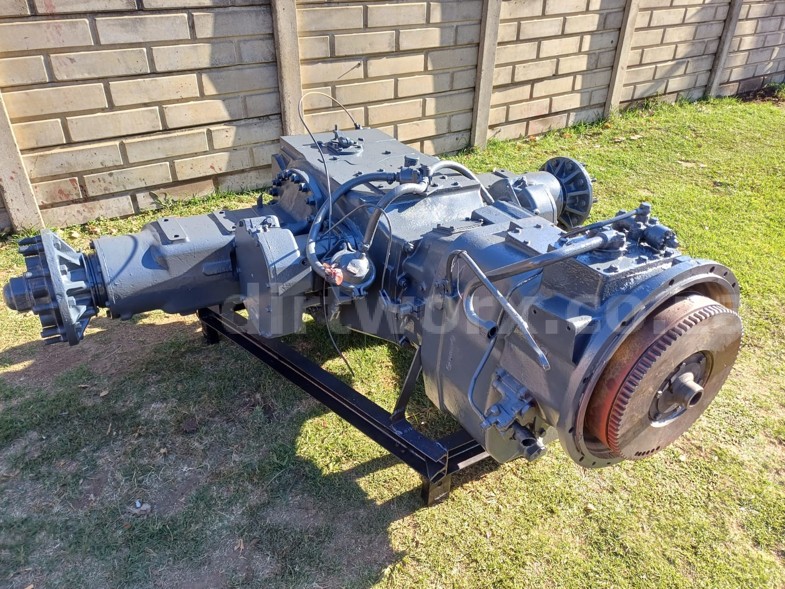 Volvo BM Transmission with Front Differential - Image 4