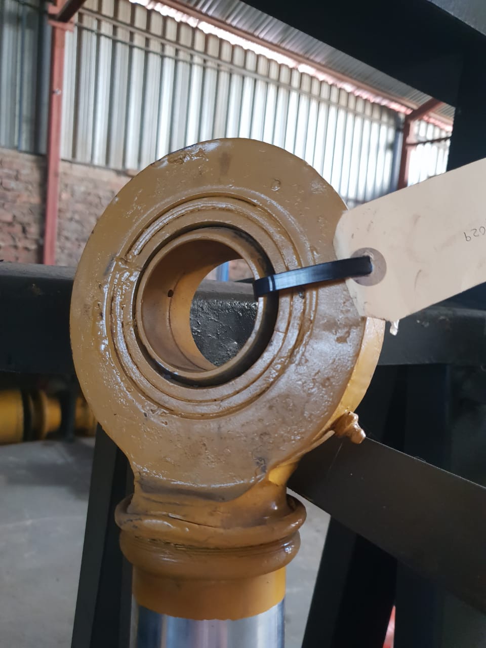 Bell B40C Hydraulic Cylinders - Image 4