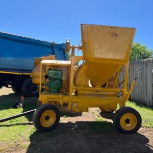 Self Loading Concrete Mixer