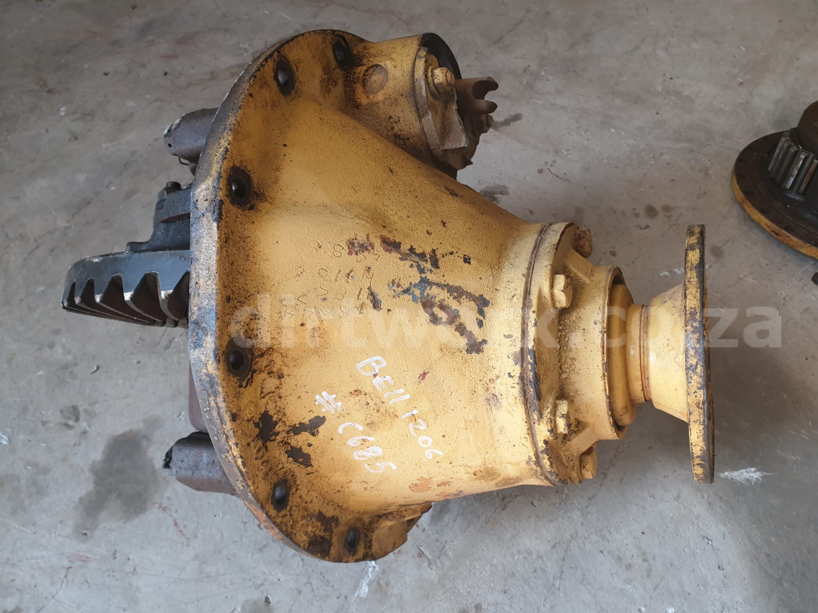 Bell 1206 Tow Tractor Centre Portion - Image 2