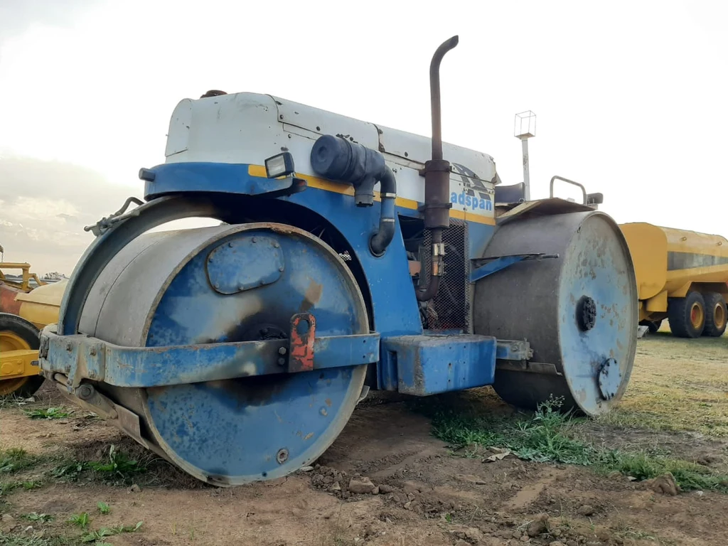 Smooth Drum Roller 15 Ton - Image 2