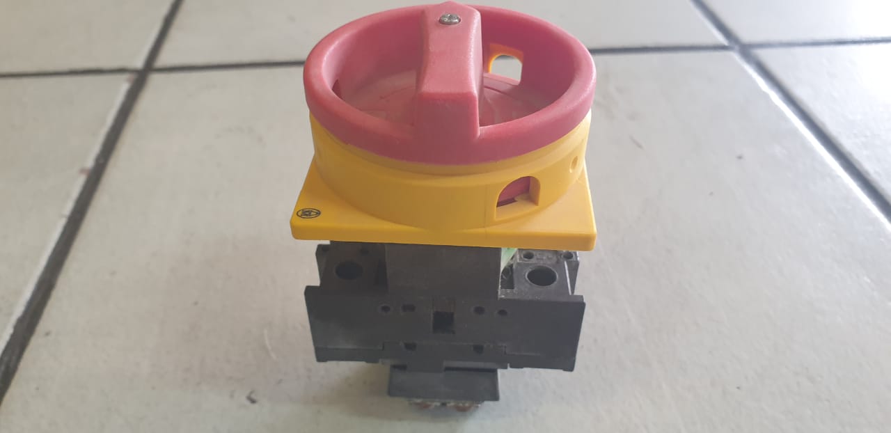 Eaton Moeller P1-32 Main Switch 3 Pole 32 A Emergency-Stop Function - Image 3