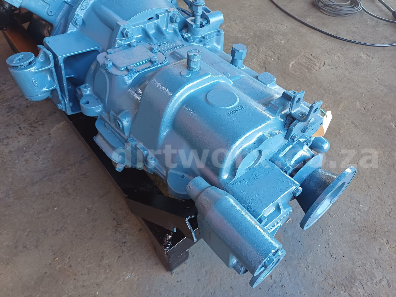 Ford D1213 Truck Gearbox Ford 70TB-7005-BE - Image 4