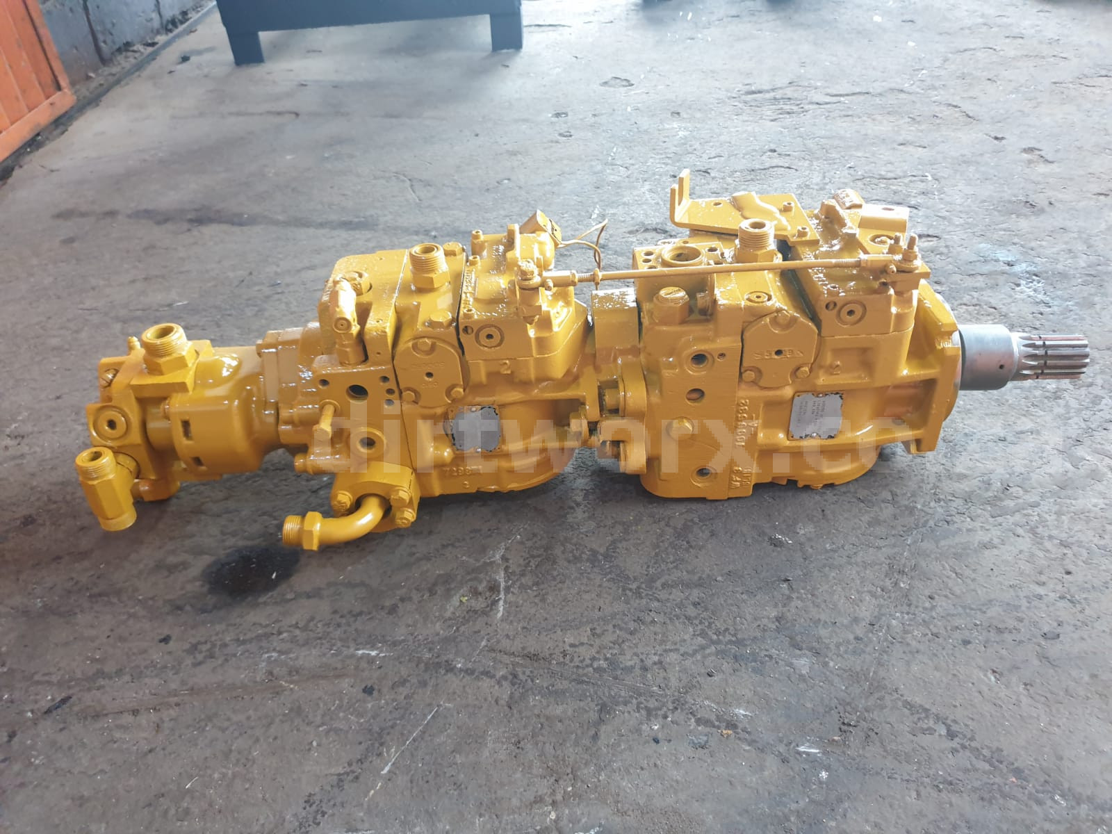 Sauer-Danfoss Variable Displacement Axial Piston Pump 90R055 - Image 4