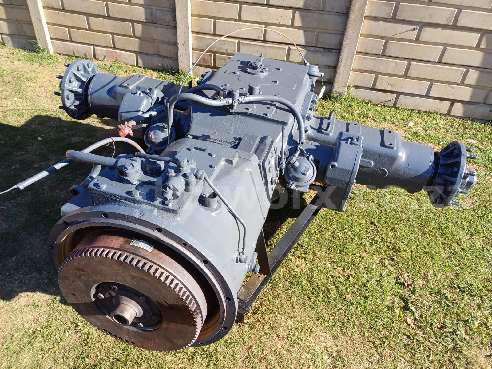 Volvo BM Transmission with Front Differential - Image 7