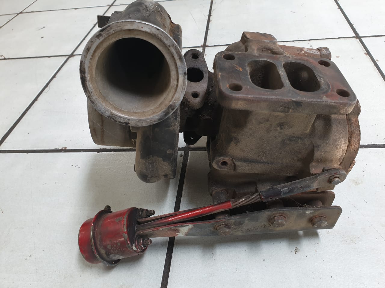 Holset HX40W Turbocharger 4046106 - Image 3