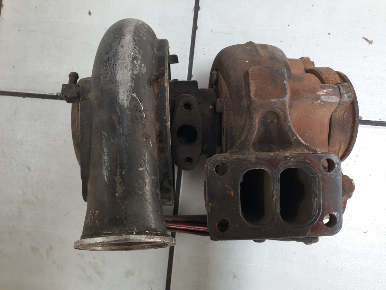 Holset HX40W Turbocharger 4046106 - Image 4