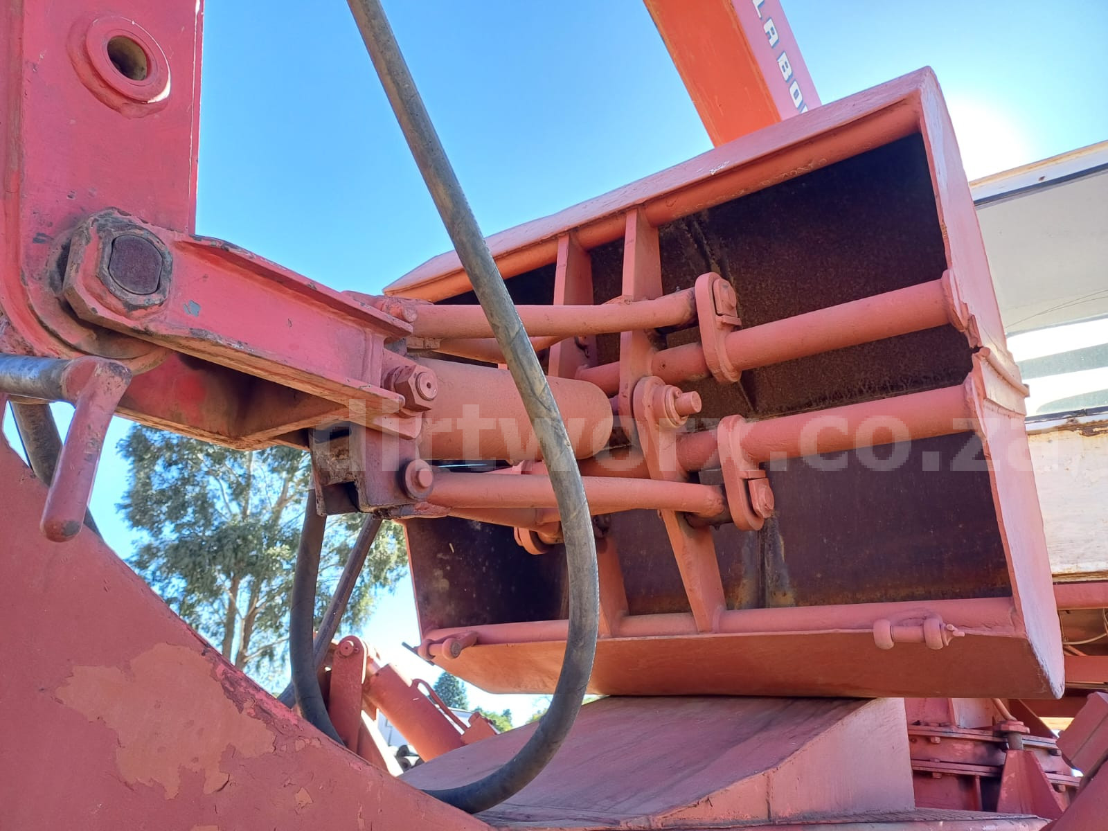 Drawbar Loading Crane - Image 9
