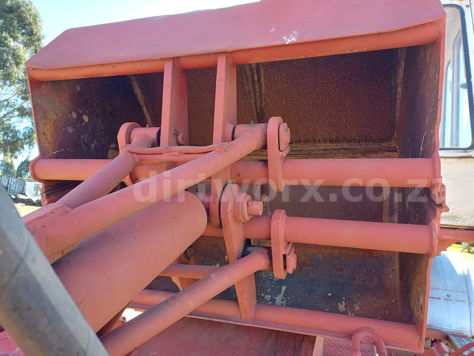 Drawbar Loading Crane - Image 10