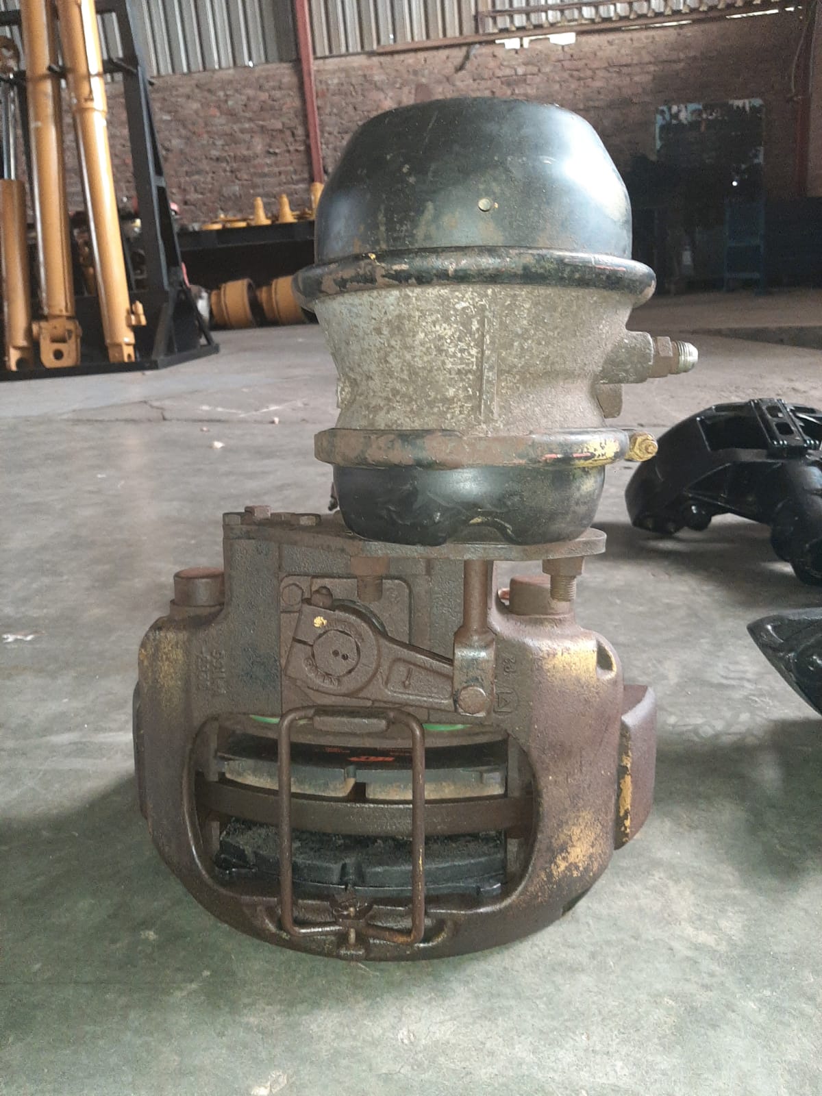 Handbrake Caliper For Bell B30D - Image 2