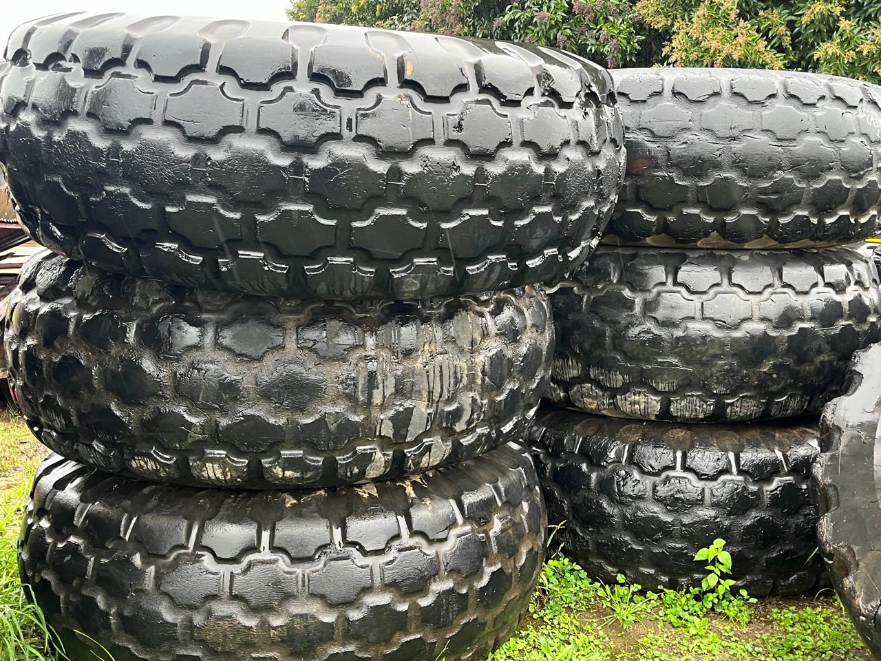 Stroper Tapkar Tyre 23.1-26 with Rim