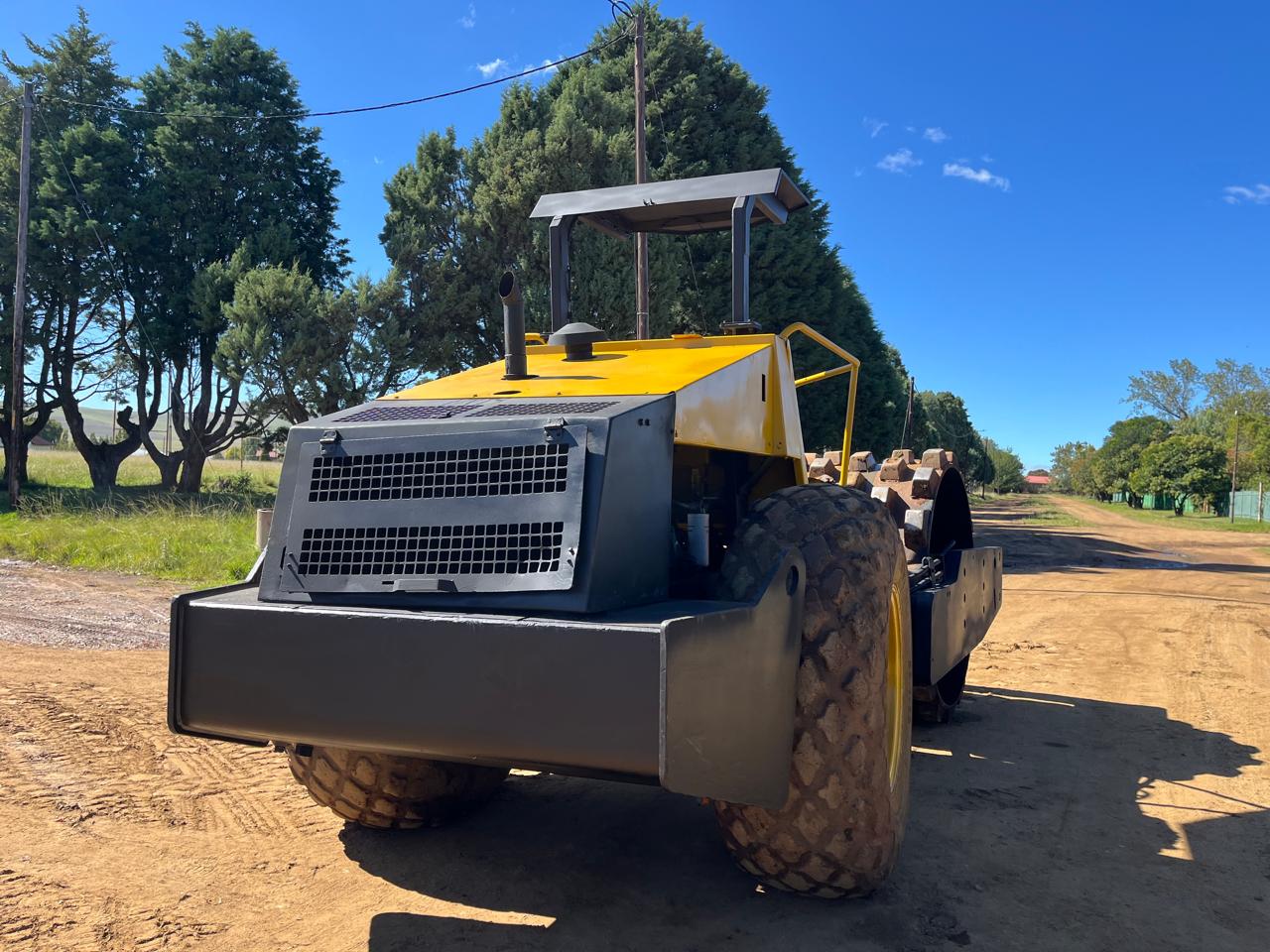 Dynapac CA250D Padfoot Roller - Image 2