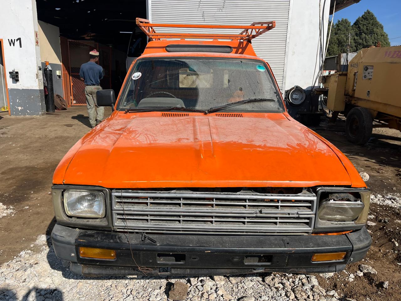 1980 Toyota RN30 Hilux Bakkie With Canopy - Image 4