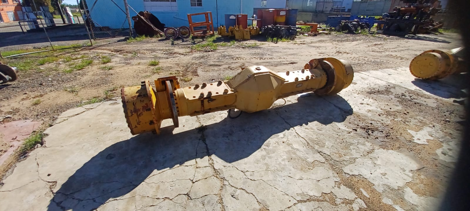 Bell L2208C Front End Loader Front Axle - Image 4