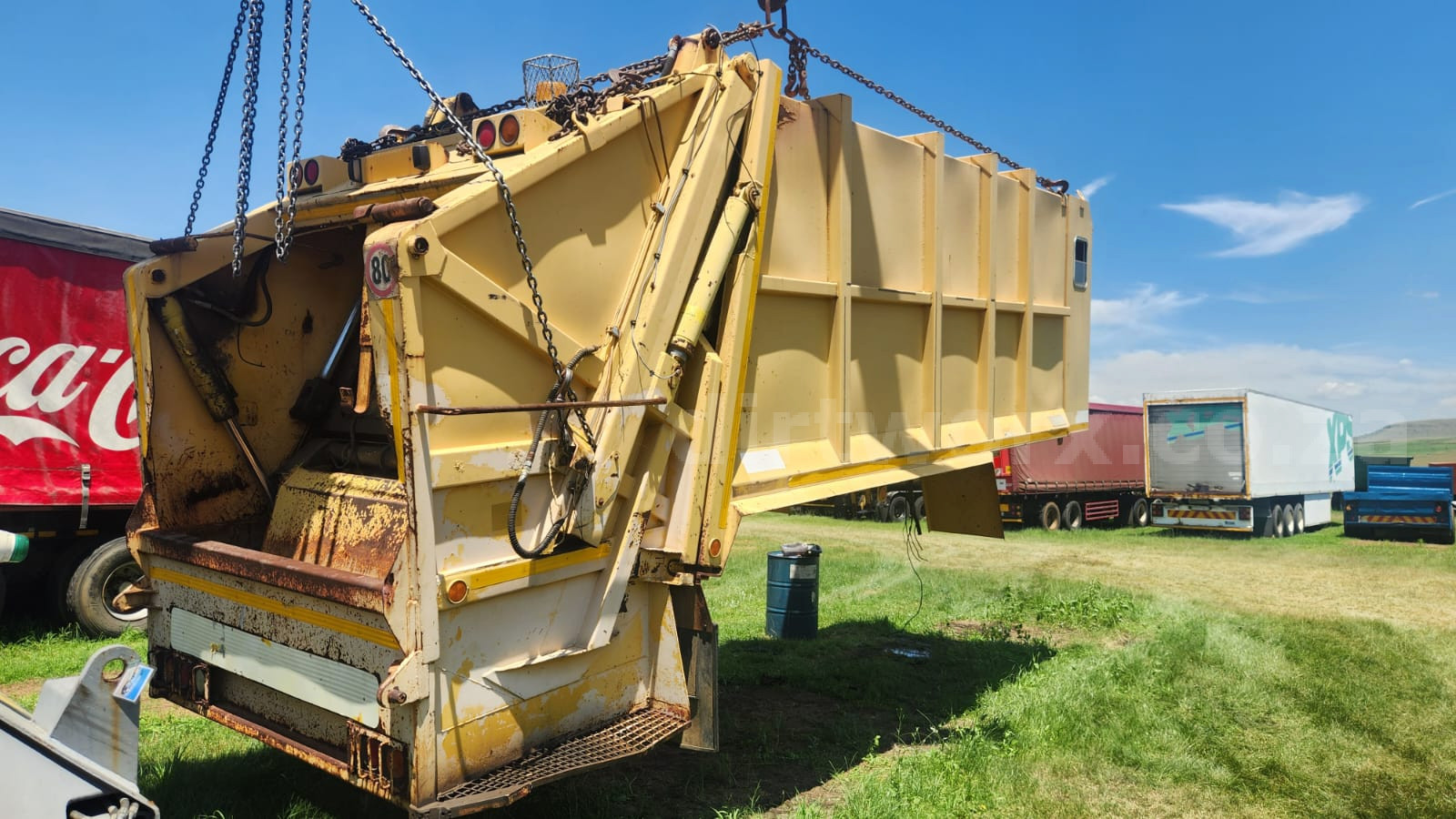TFM Refuse Compactor Press Truck Bin - Image 6