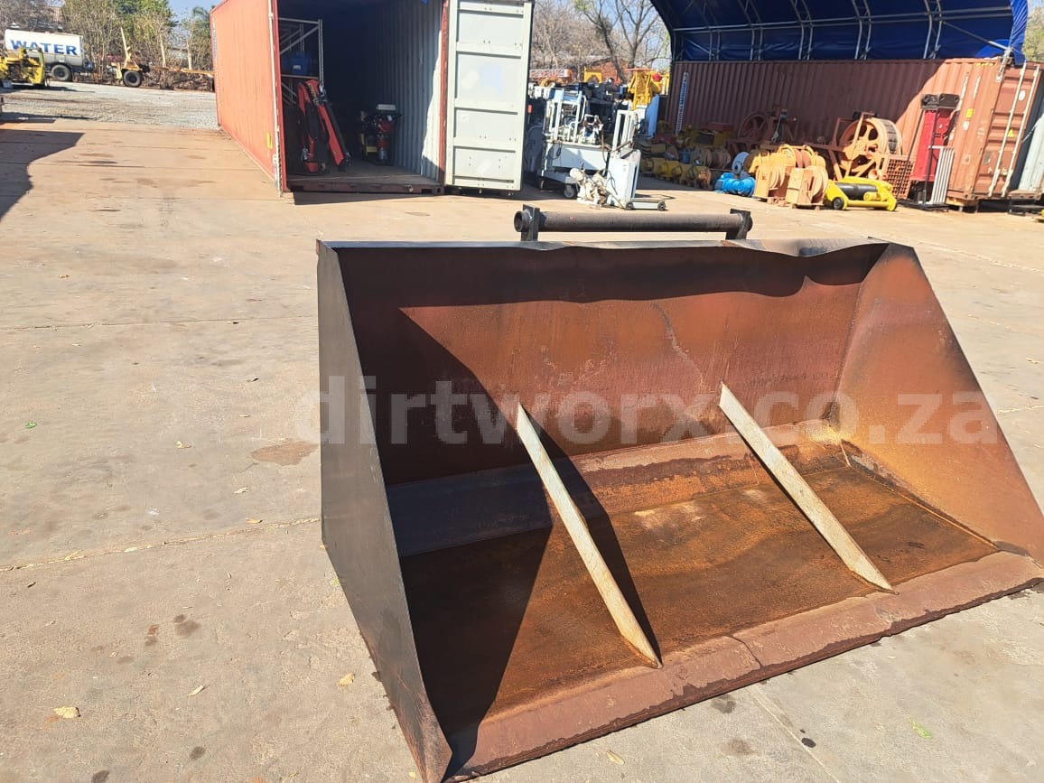 Telehandler Loader Bucket - Image 4