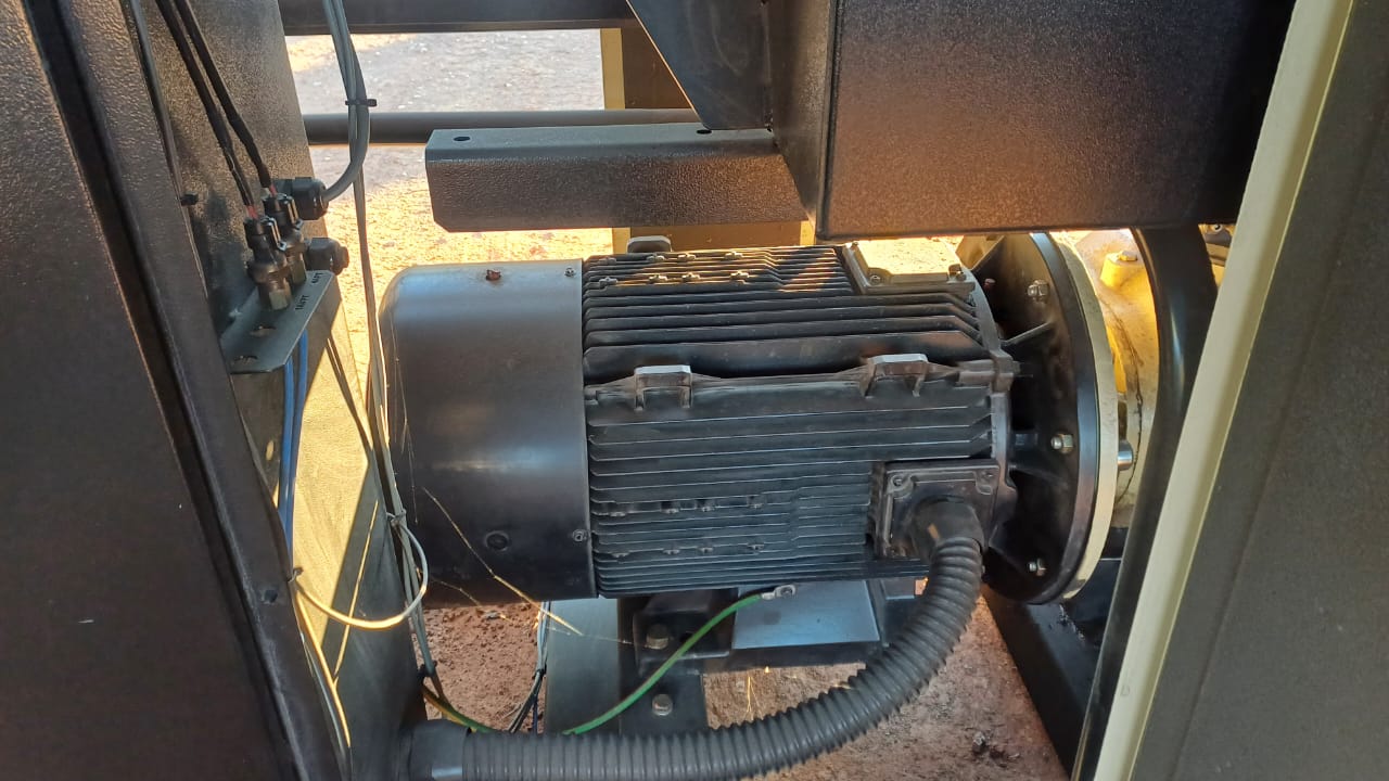 2011 Ingersoll Rotary Screw Air Compressor 75kW / 450CFM / 7,5 Bar - Image 10