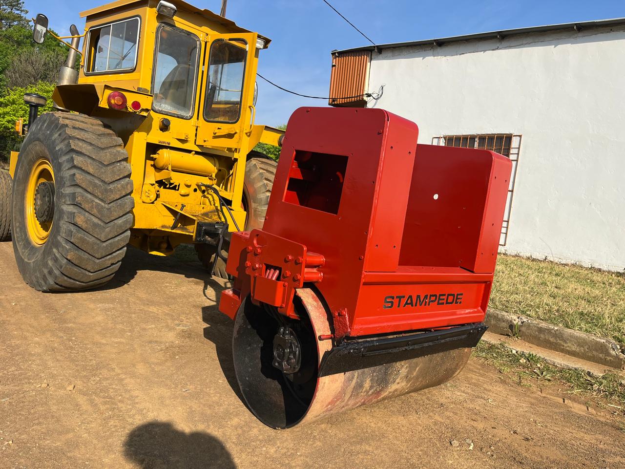 Smooth Drum Vibrating Roller - Image 8