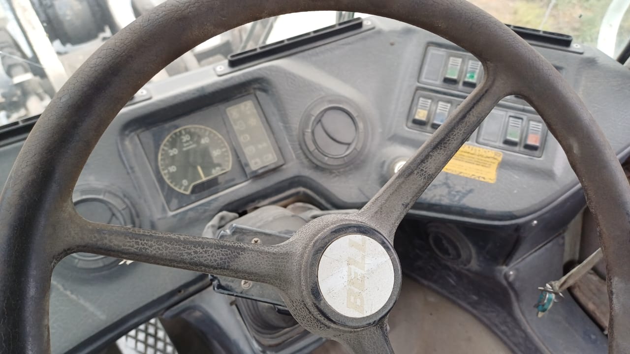 Bell L1706C Front End Loader - Image 9