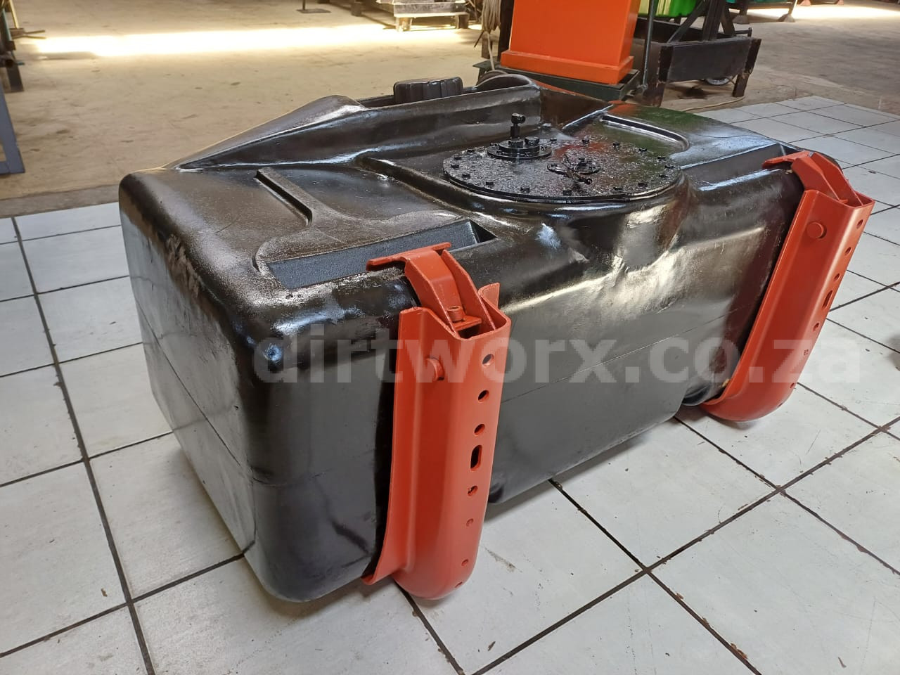 Truck Diesel Tank 230L - Image 4