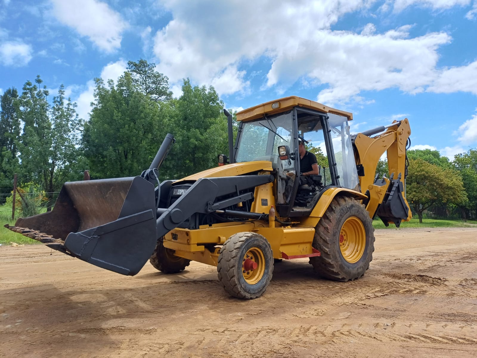 Caterpillar 416D TLB 2X4 - Image 4