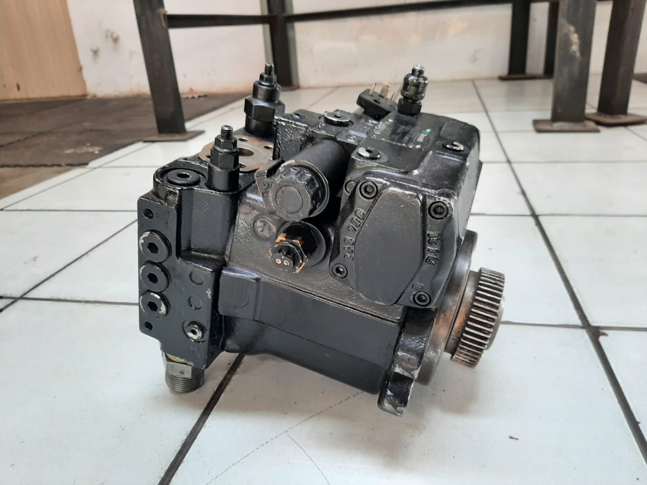 Bosch Rexroth Variable Displacement Axial Piston Pump AA4VG40 - Image 2