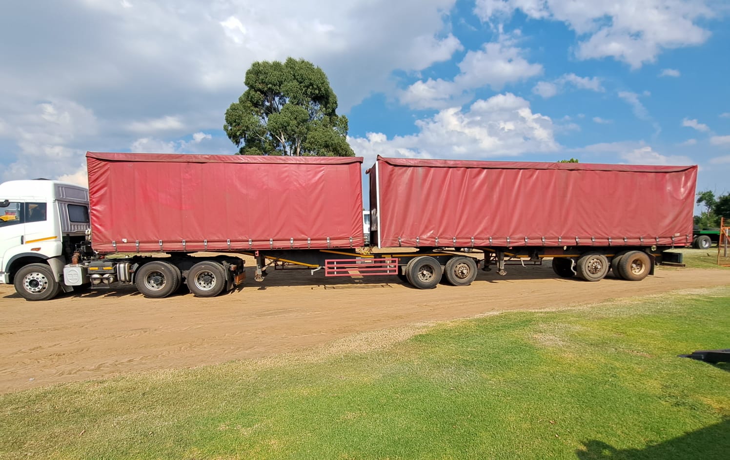 1999 Afrit Tautliner Interlink Beverage Trailer