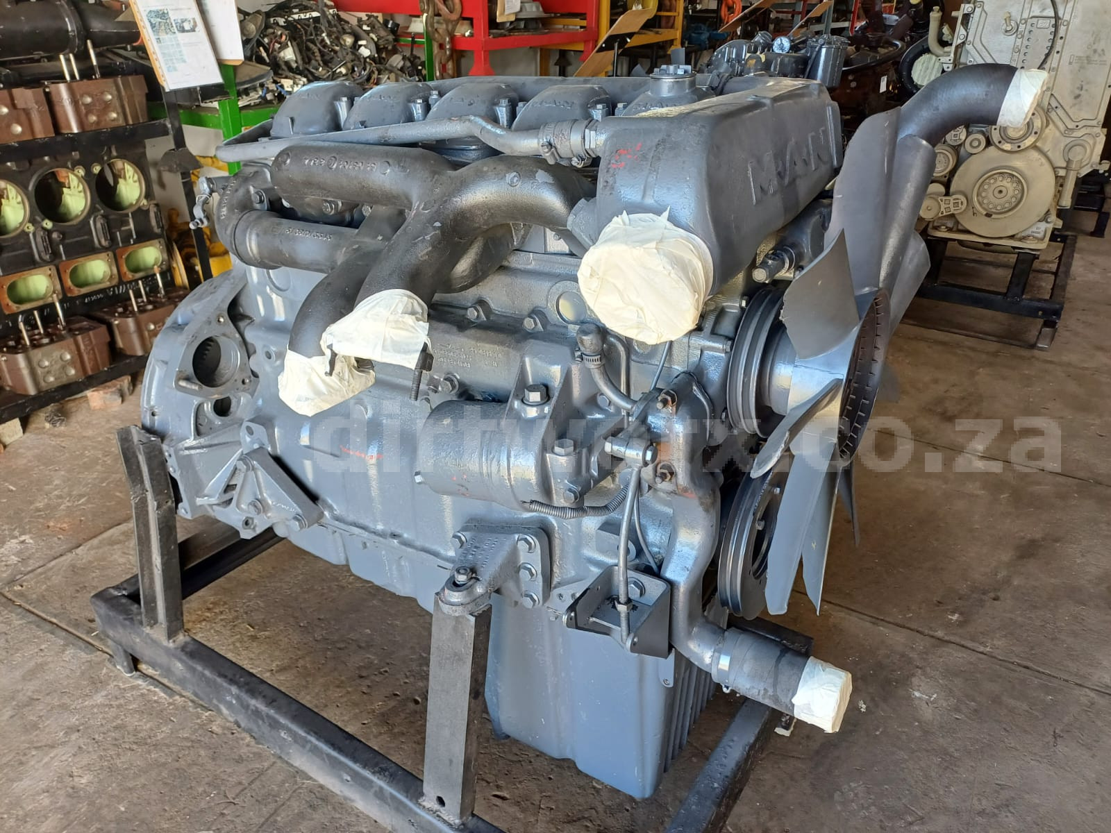 MAN D2565 Engine - Image 2