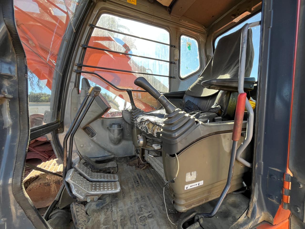 Hitachi ZX240 Excavator - Image 7