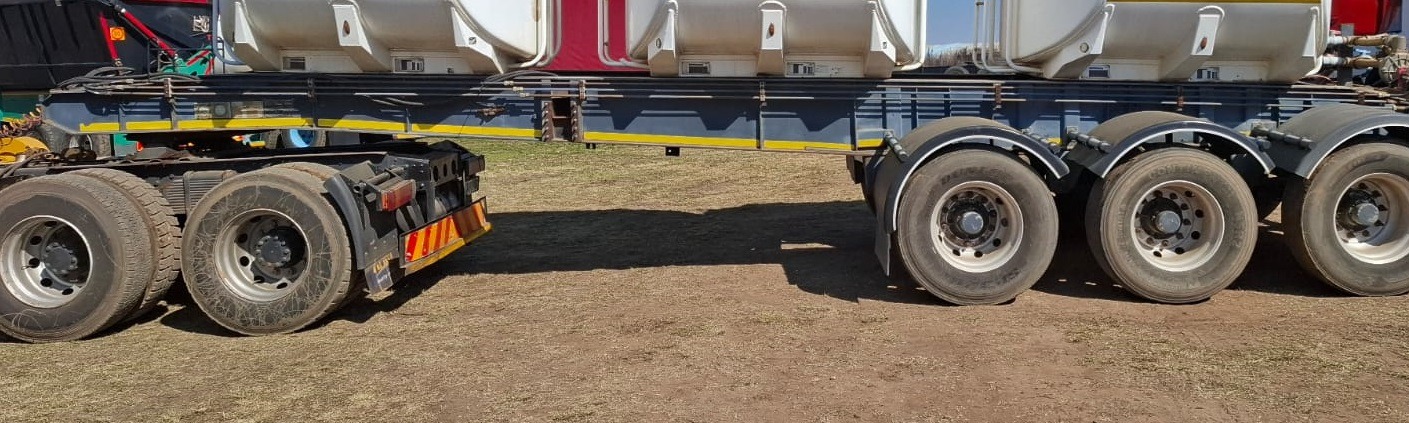 2004 Top Trailers Semi Tri Axle Skeletal Trailer