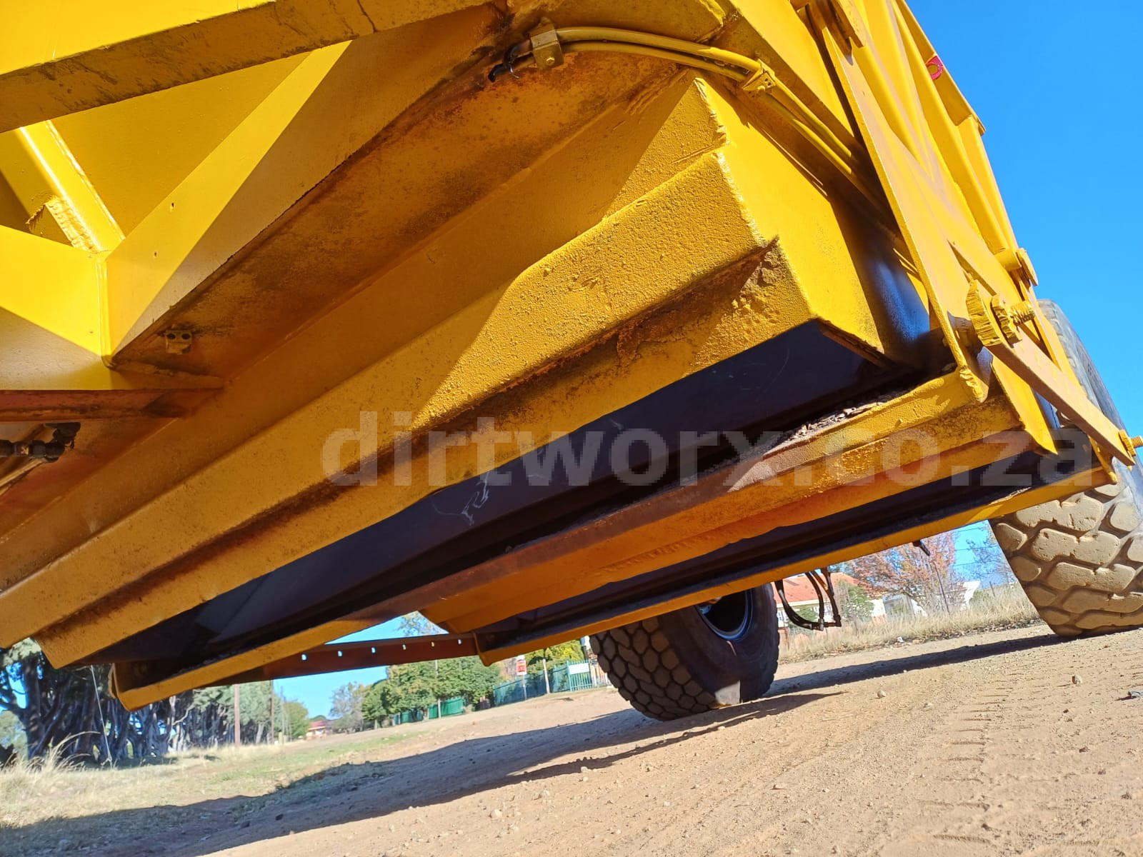 Bottom Dumper Trailer 18 Ton - Image 9