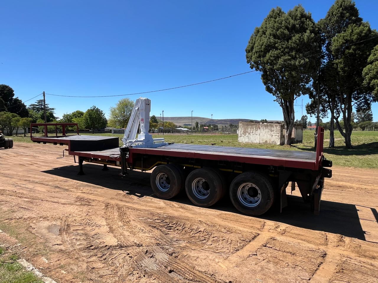 Afrit Tri Axle Semi Trailer With Crane - Image 10