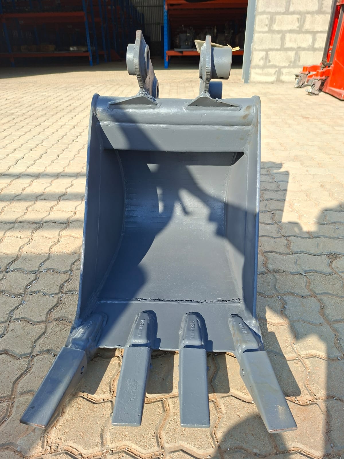 Kubota L45 Backhoe Digging Bucket - Image 4