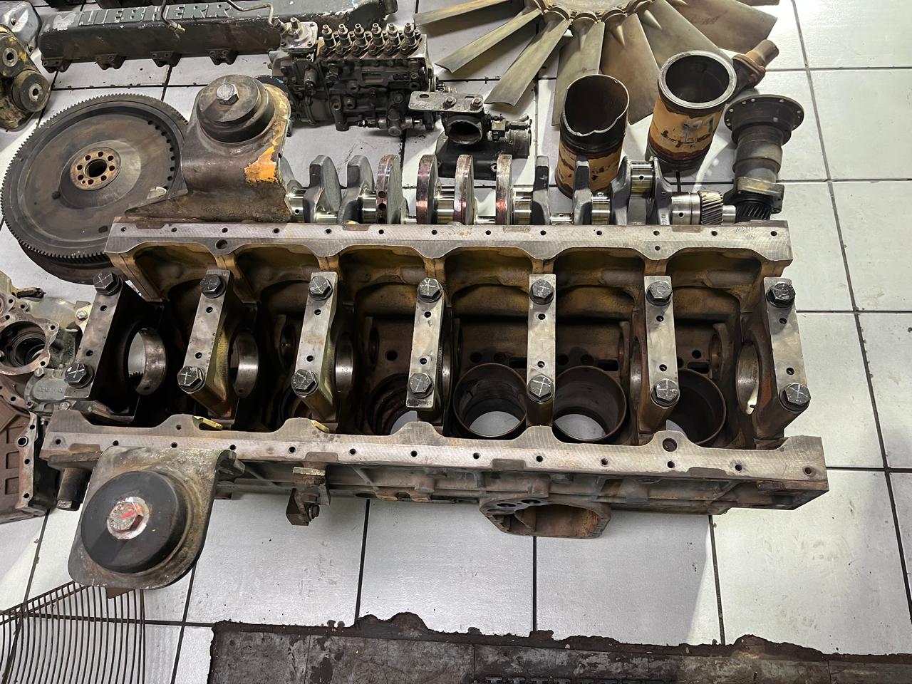 Liebherr D926Ti Engine Stripped - Image 9