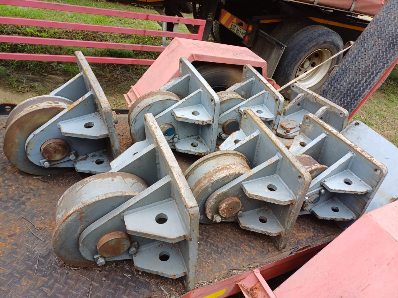 Single Flange Steel Wheel Caster with Fixed Bracket - Image 2